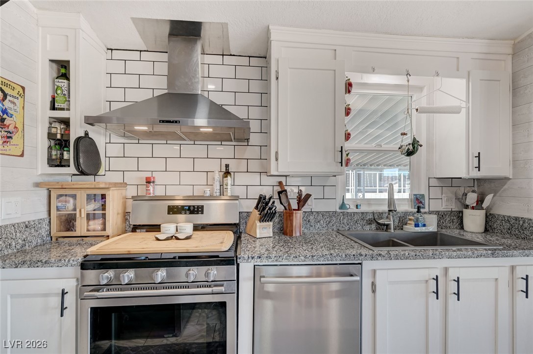 506 Lake Winnebago Lane