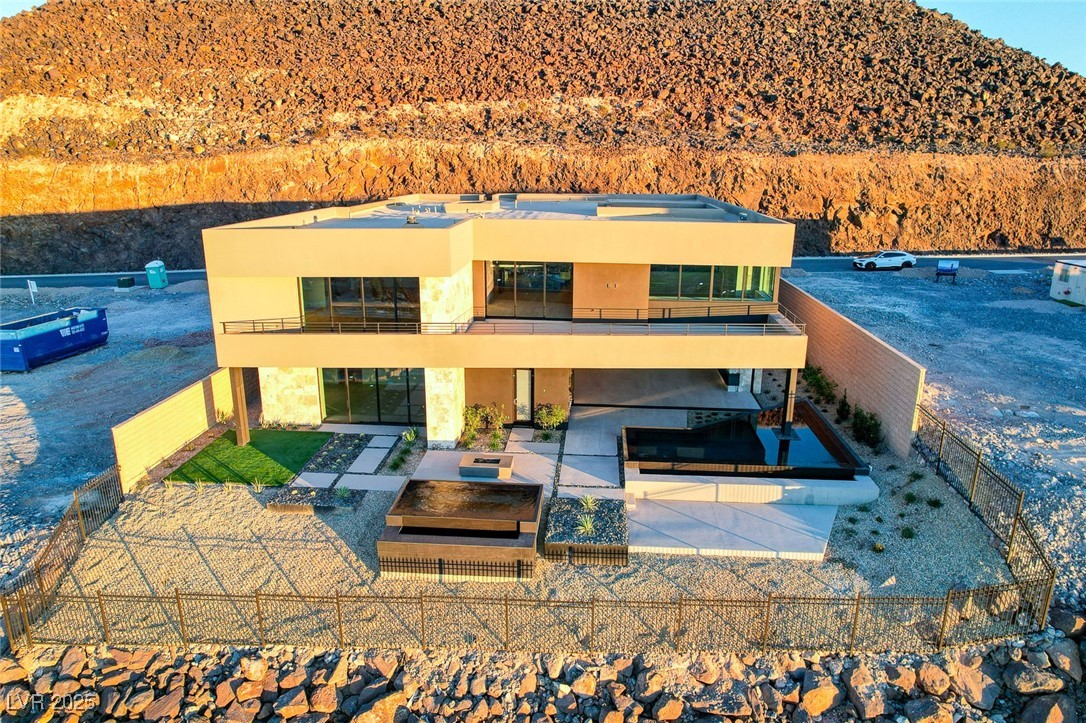 607 Grand Rim Drive