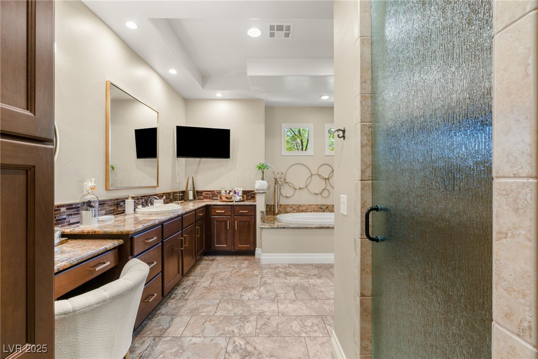 Las Vegas, Nevada 89149, United States, 5 Bedrooms Bedrooms, ,3 BathroomsBathrooms,Residential,Active,152215