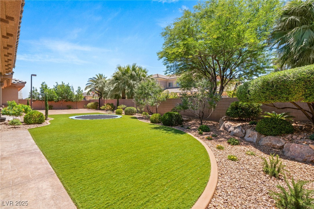 Las Vegas, Nevada 89149, United States, 5 Bedrooms Bedrooms, ,3 BathroomsBathrooms,Residential,Active,152215