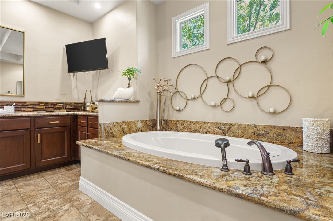 Las Vegas, Nevada 89149, United States, 5 Bedrooms Bedrooms, ,3 BathroomsBathrooms,Residential,Active,152215