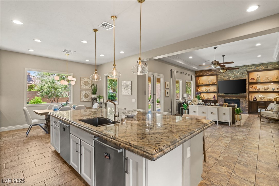 Las Vegas, Nevada 89149, United States, 5 Bedrooms Bedrooms, ,3 BathroomsBathrooms,Residential,Active,152215