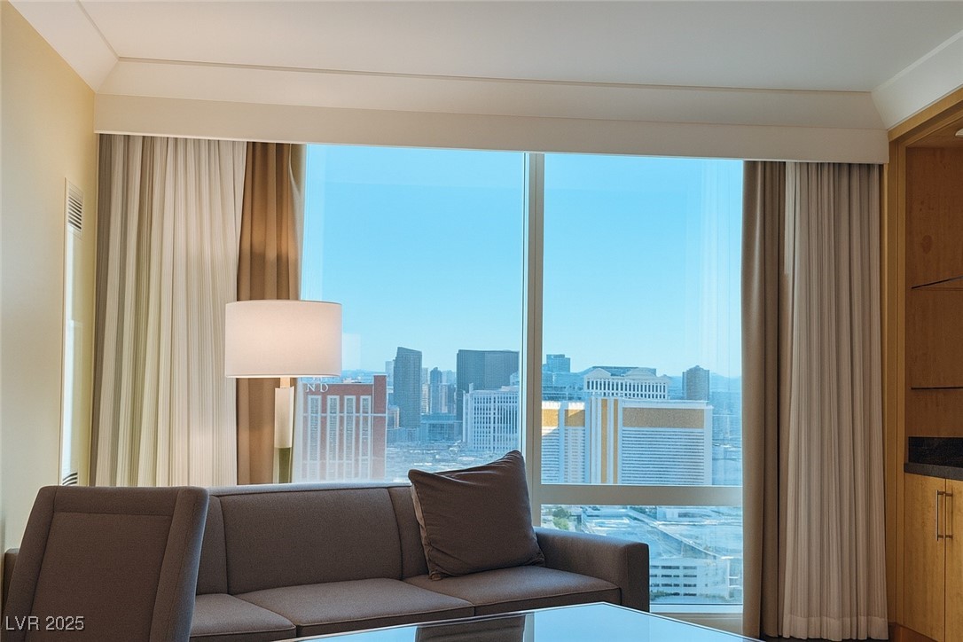 2000 N Fashion Show Drive 4000