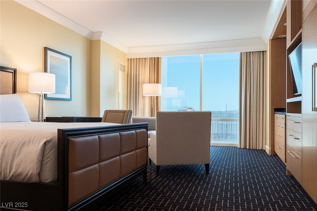 2000 N Fashion Show Drive 4000