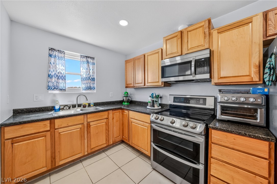 220 W Calvada Boulevard