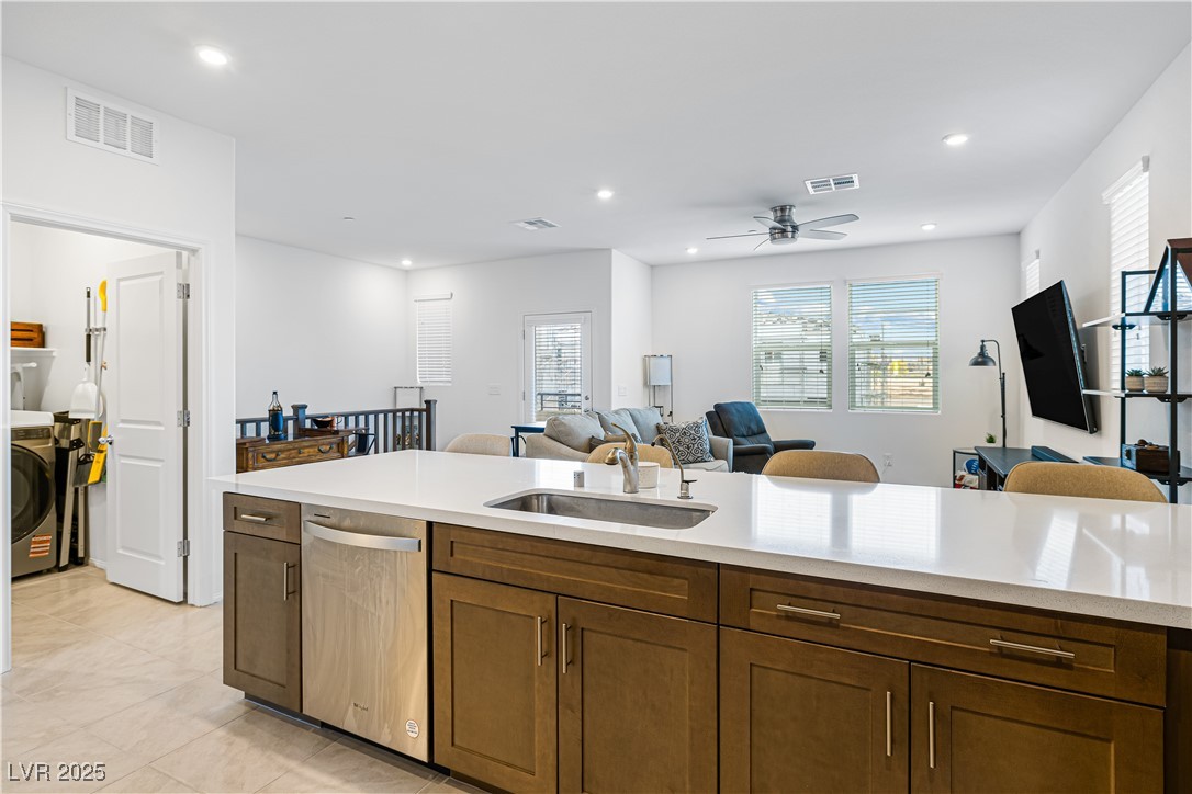 Henderson, Nevada 89015, United States, 3 Bedrooms Bedrooms, ,2 BathroomsBathrooms,Residential,Active,226826