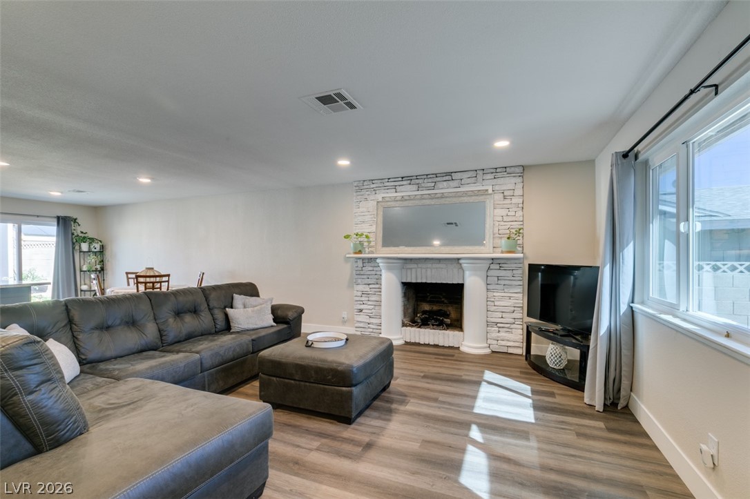 637 Valley View Circle