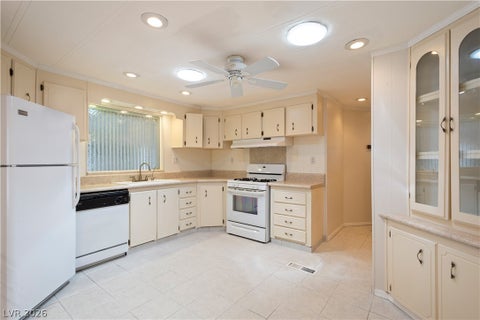 Mobile Home For Sale - 4641 Royal Ridge Boulevard<br/> Las Vegas, NV 89103