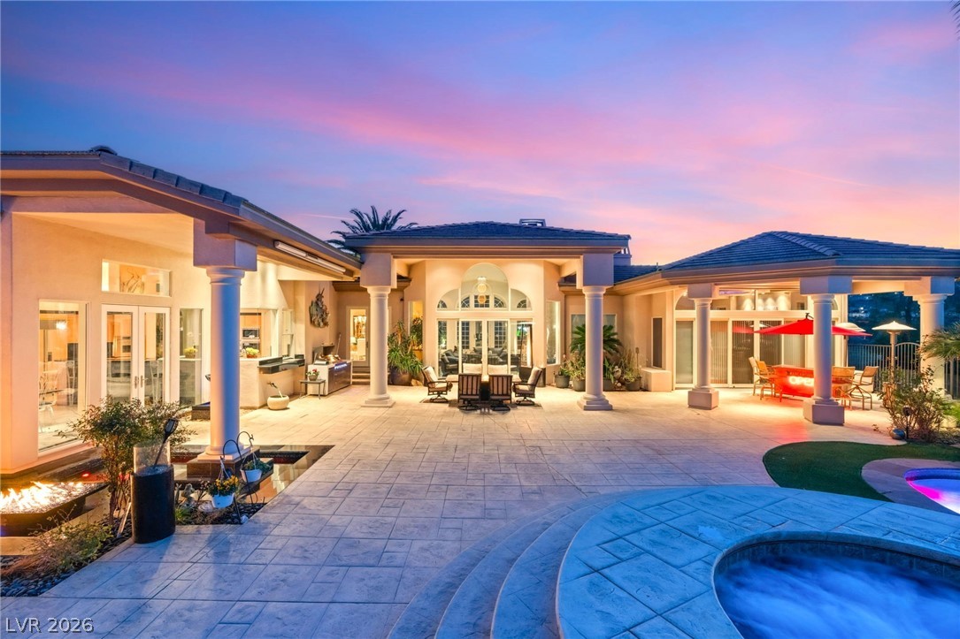 942 Villa Grande Way