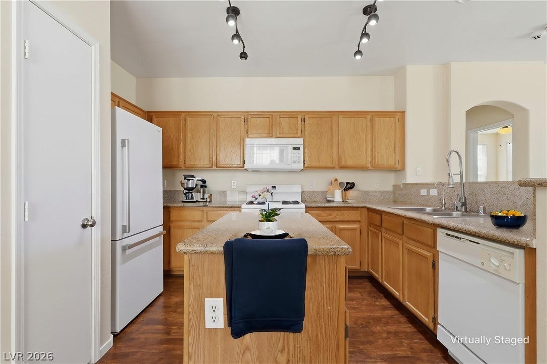 2528 Living Rock Street