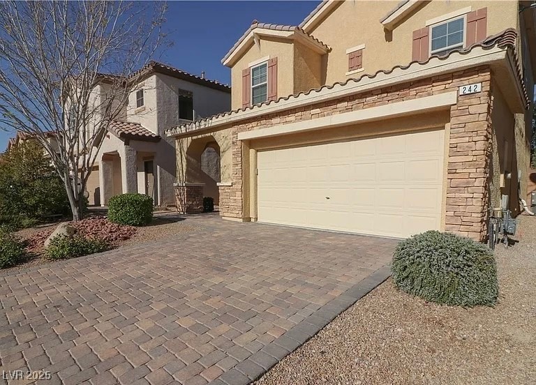 Properties 2 242 Botanic Gardens Drive