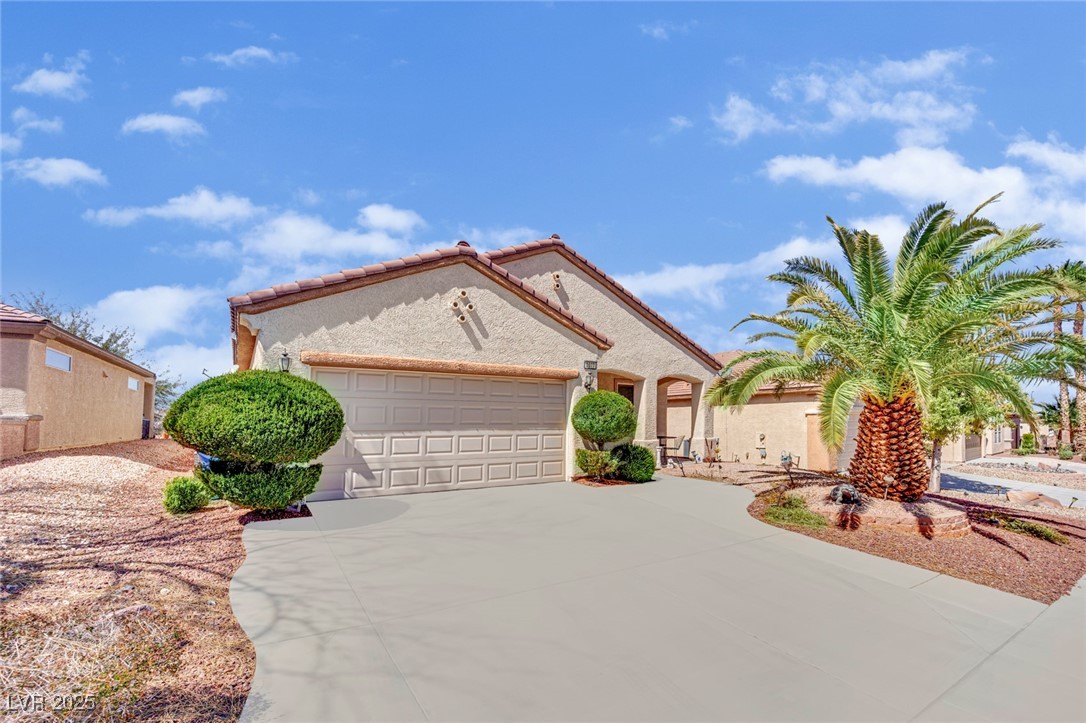 2077 Wildwood Lake Street