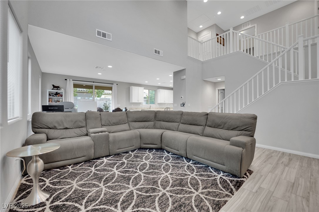 12887 Slipknot Street