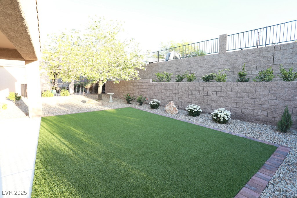 Henderson, Nevada 89044, United States, 2 Bedrooms Bedrooms, ,2 BathroomsBathrooms,Residential,Active,245653