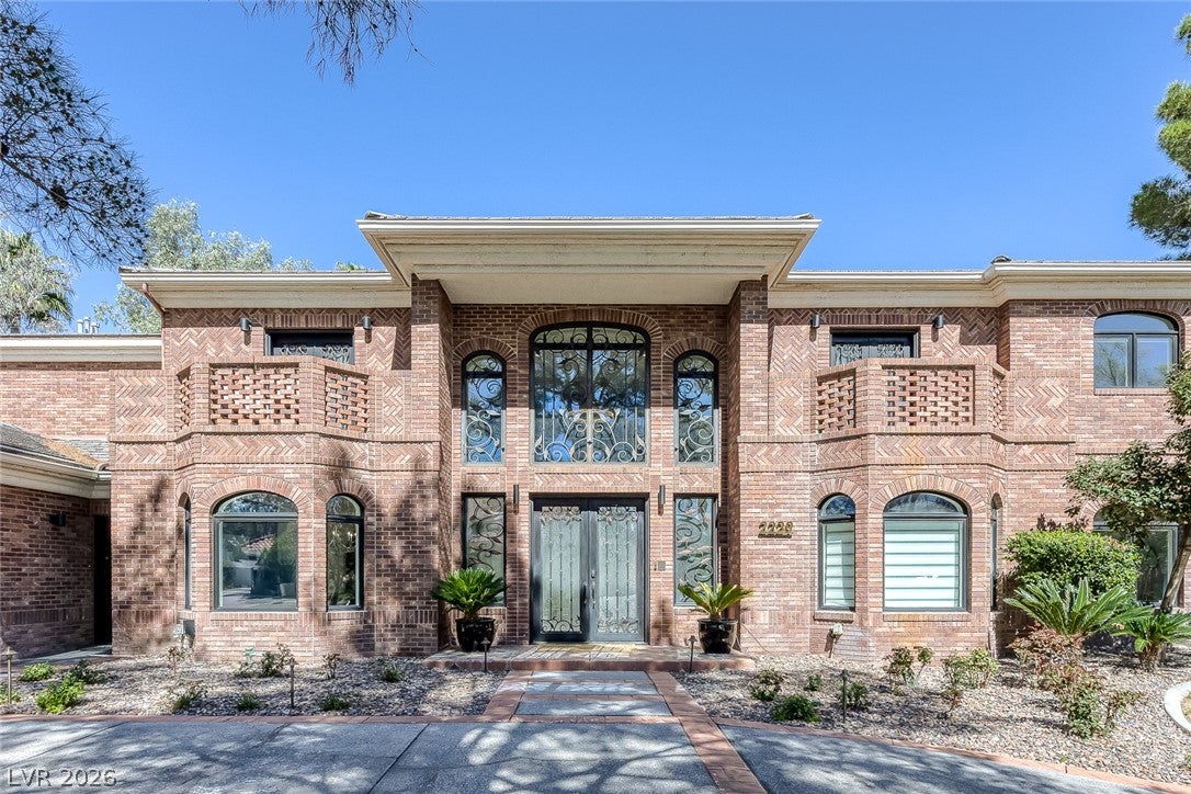 2239 Chatsworth Court