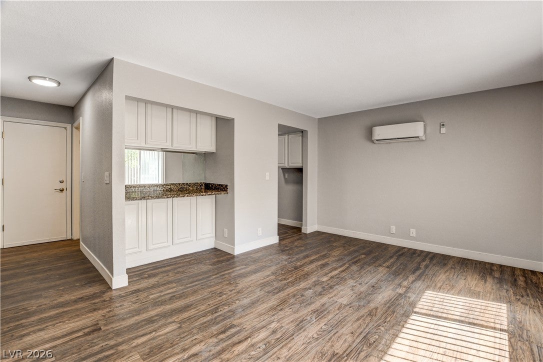 100 S Crestline Drive 60
