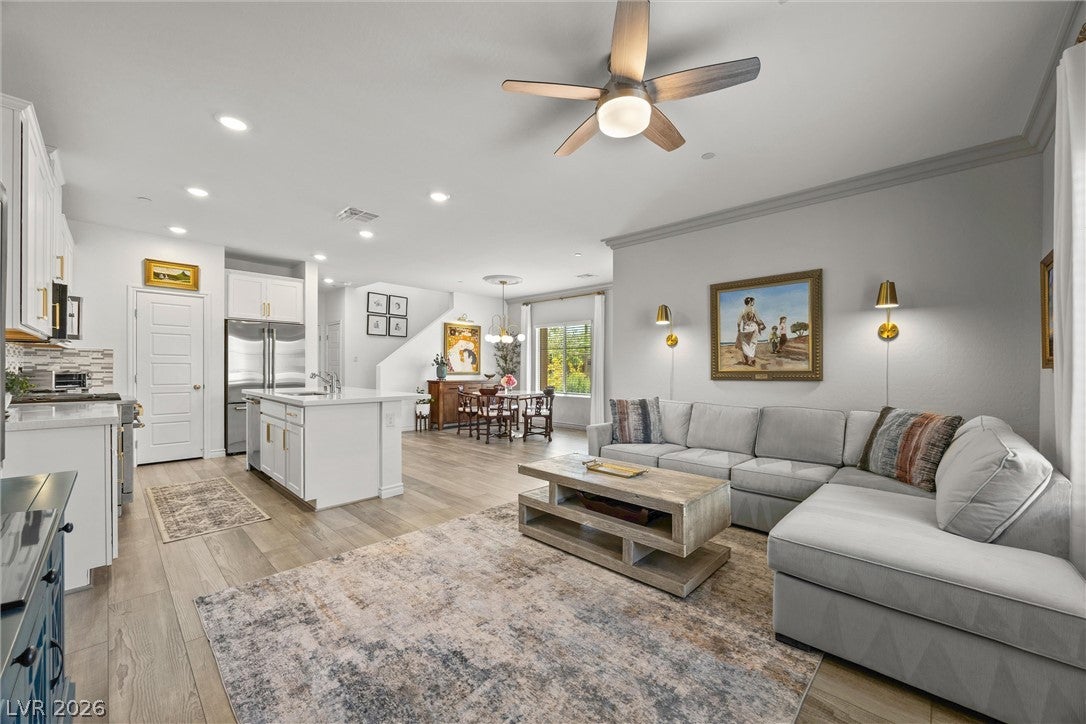 Properties 3 600 N Carriage Hill Drive 1034