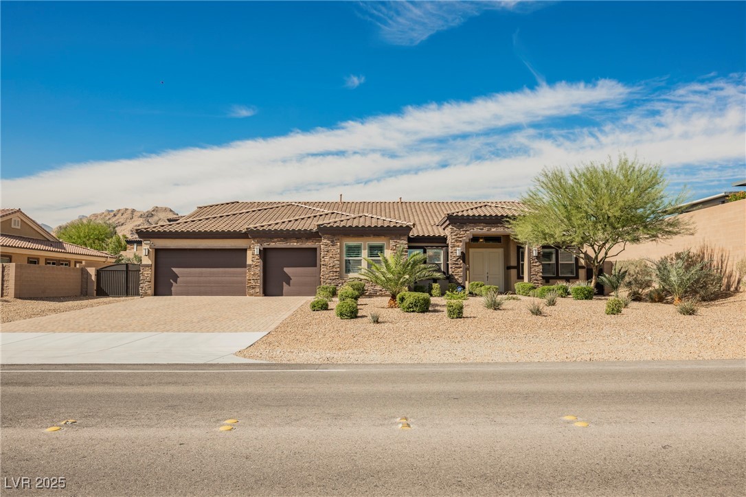 5841 Michelli Crest Way