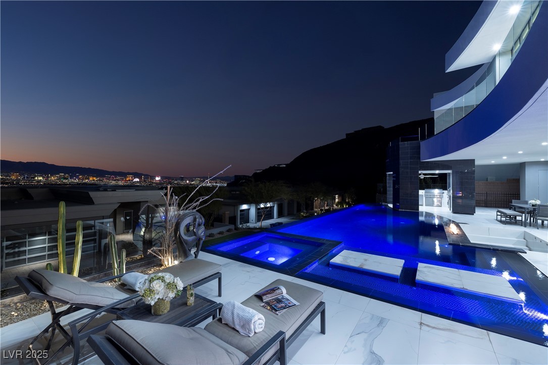 667 Solitude Rock Court, Henderson, Nevada image 8