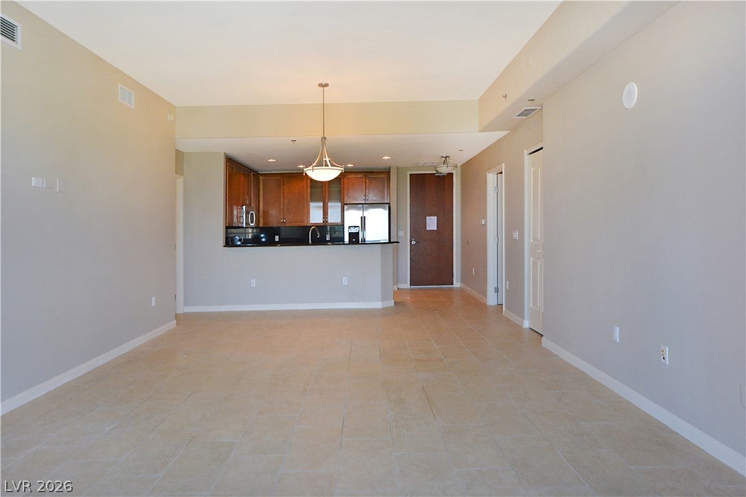 8255 Las Vegas Boulevard 1120