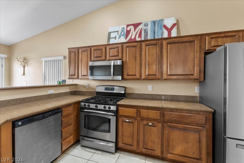 2120 Meadow Green Avenue