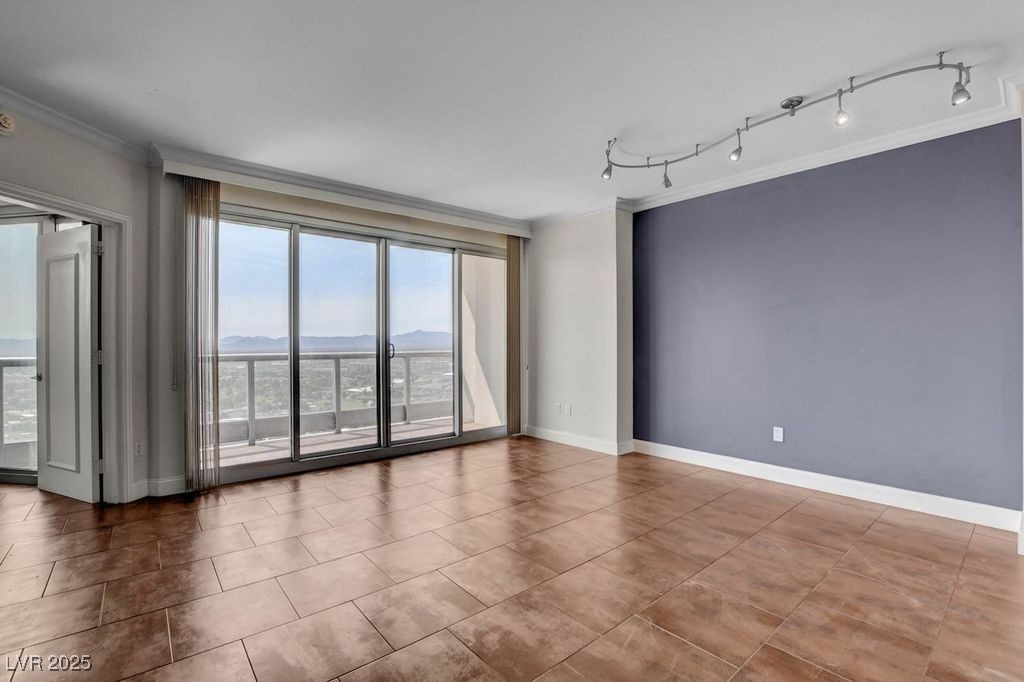 322 Karen Avenue 2905