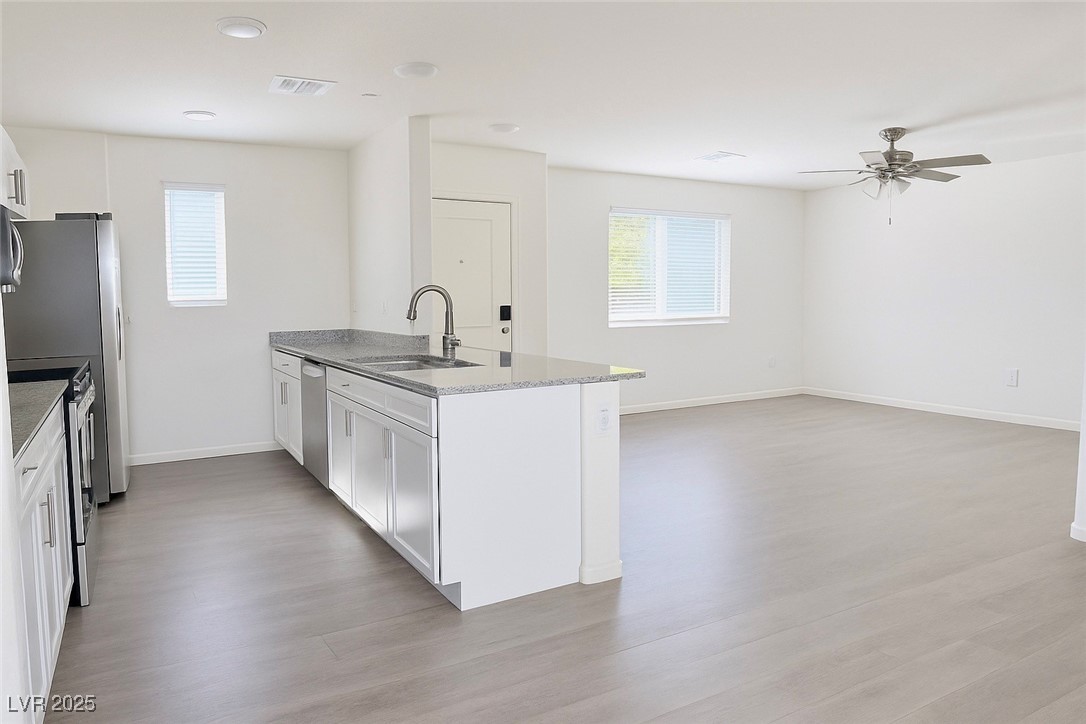 6832 Sunflower Fields Street