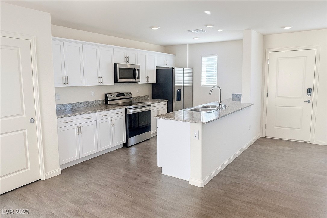 6832 Sunflower Fields Street