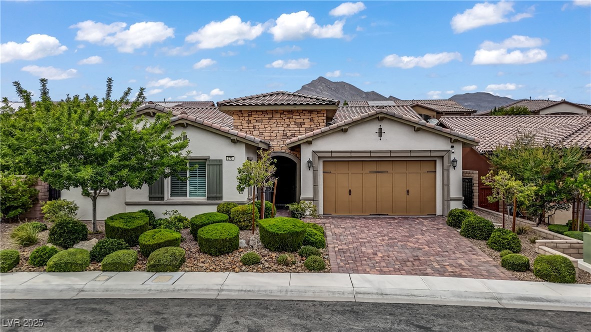 273 Lindura Court