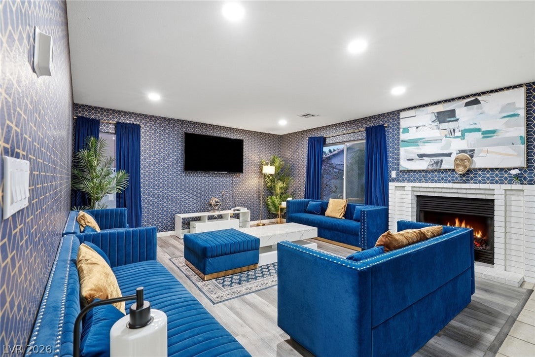 2838 Via Stella Street