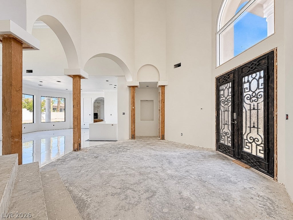 8124 Tiara Cove Circle