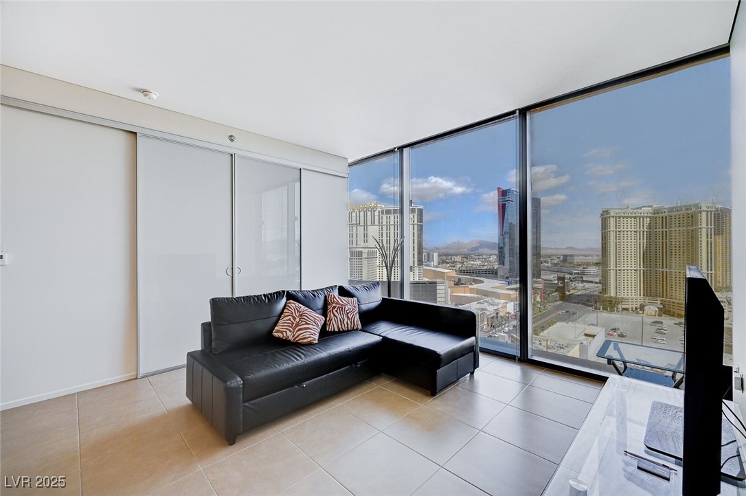 3722 Las Vegas Boulevard 1704
