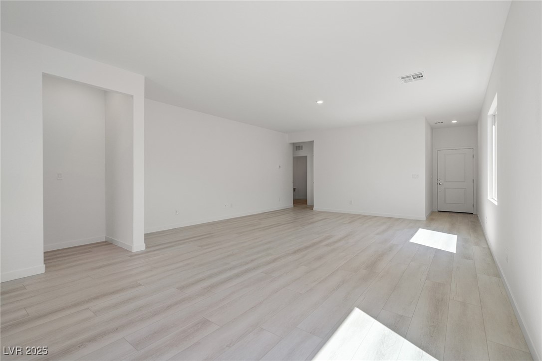 6718 Violet Cascade Avenue