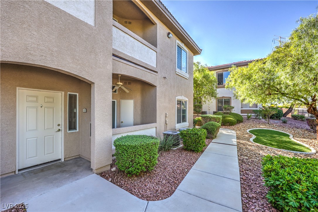 2305 W Horizon Ridge Parkway 1512