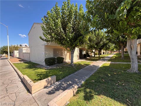Townhouse For Rent - 4651 Mill Valley Drive<br/> Clark County, Las Vegas, NV 89120