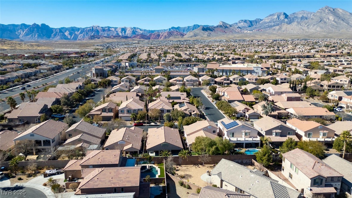 Las Vegas, Nevada 89138, United States, 3 Bedrooms Bedrooms, ,2 BathroomsBathrooms,Residential,Pending,80299