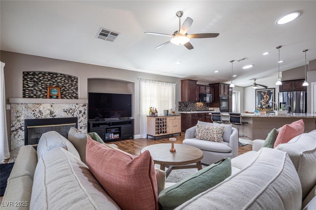 Las Vegas, Nevada 89138, United States, 3 Bedrooms Bedrooms, ,2 BathroomsBathrooms,Residential,Pending,80299