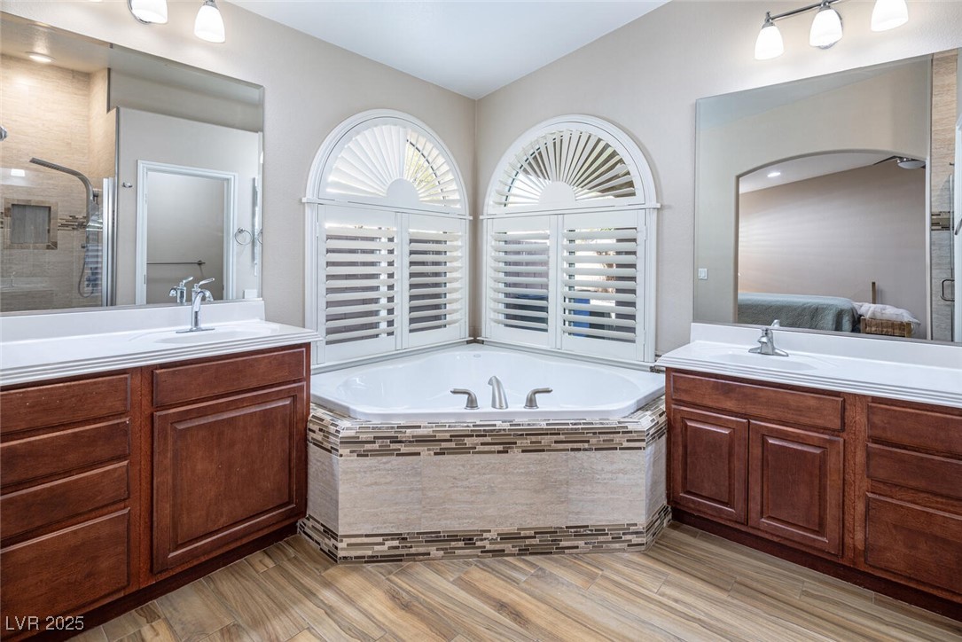 Las Vegas, Nevada 89138, United States, 3 Bedrooms Bedrooms, ,2 BathroomsBathrooms,Residential,Pending,80299