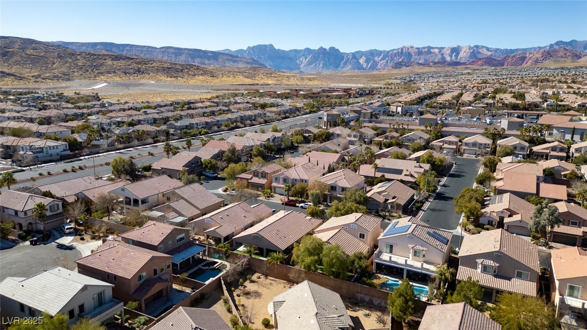 Las Vegas, Nevada 89138, United States, 3 Bedrooms Bedrooms, ,2 BathroomsBathrooms,Residential,Pending,80299