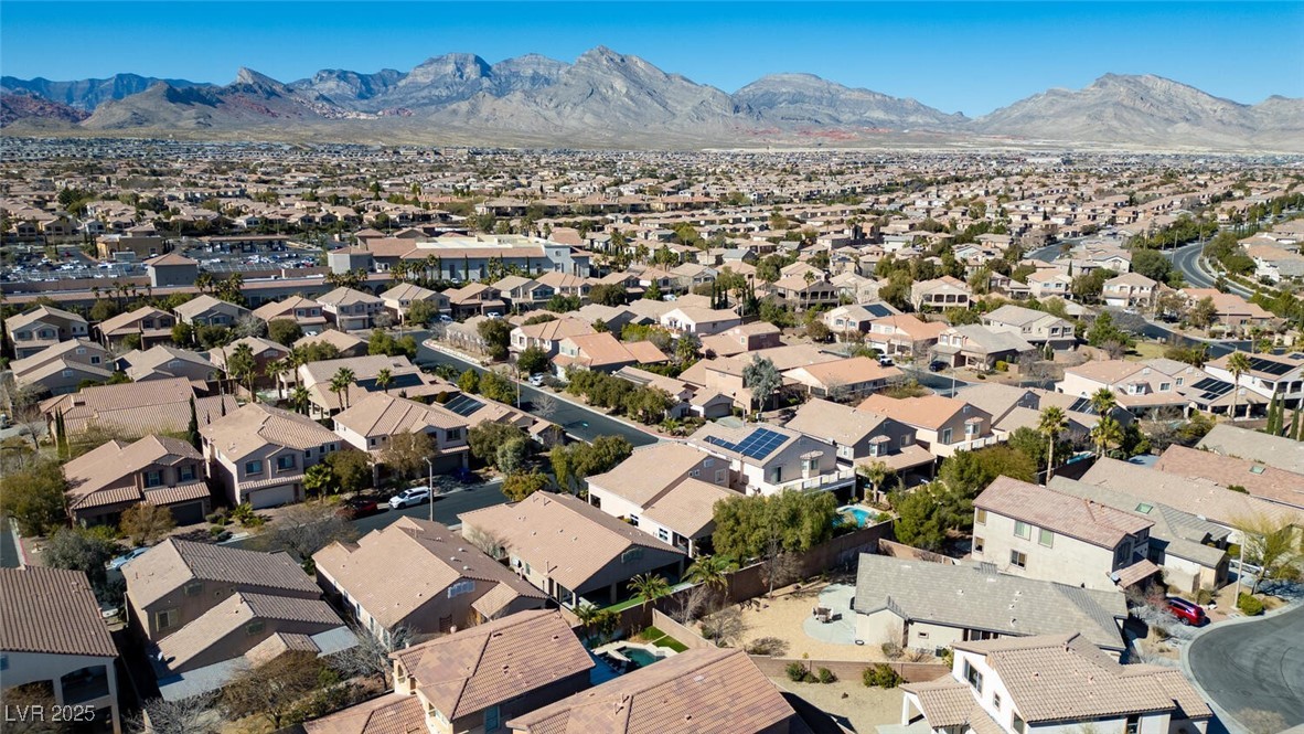 Las Vegas, Nevada 89138, United States, 3 Bedrooms Bedrooms, ,2 BathroomsBathrooms,Residential,Pending,80299