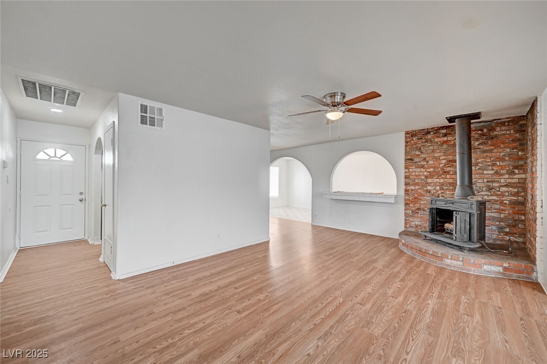 Las Vegas, Nevada 89108, United States, 4 Bedrooms Bedrooms, ,2 BathroomsBathrooms,Residential,Active,93368