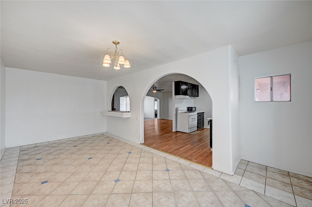 Las Vegas, Nevada 89108, United States, 4 Bedrooms Bedrooms, ,2 BathroomsBathrooms,Residential,Active,93368