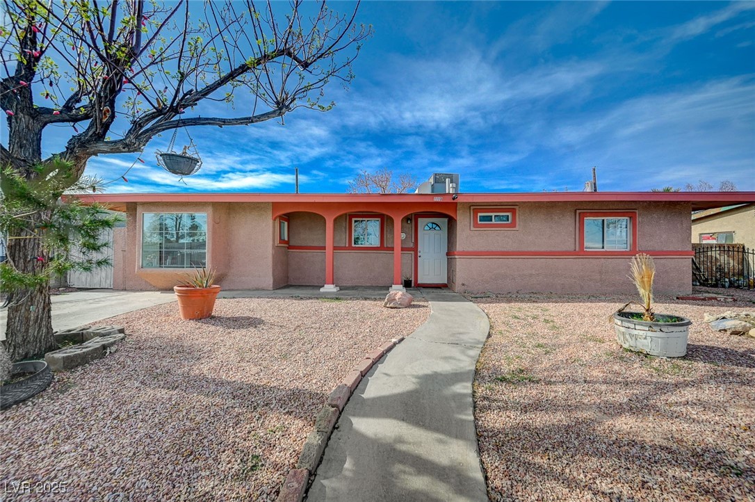 Las Vegas, Nevada 89108, United States, 4 Bedrooms Bedrooms, ,2 BathroomsBathrooms,Residential,Active,93368