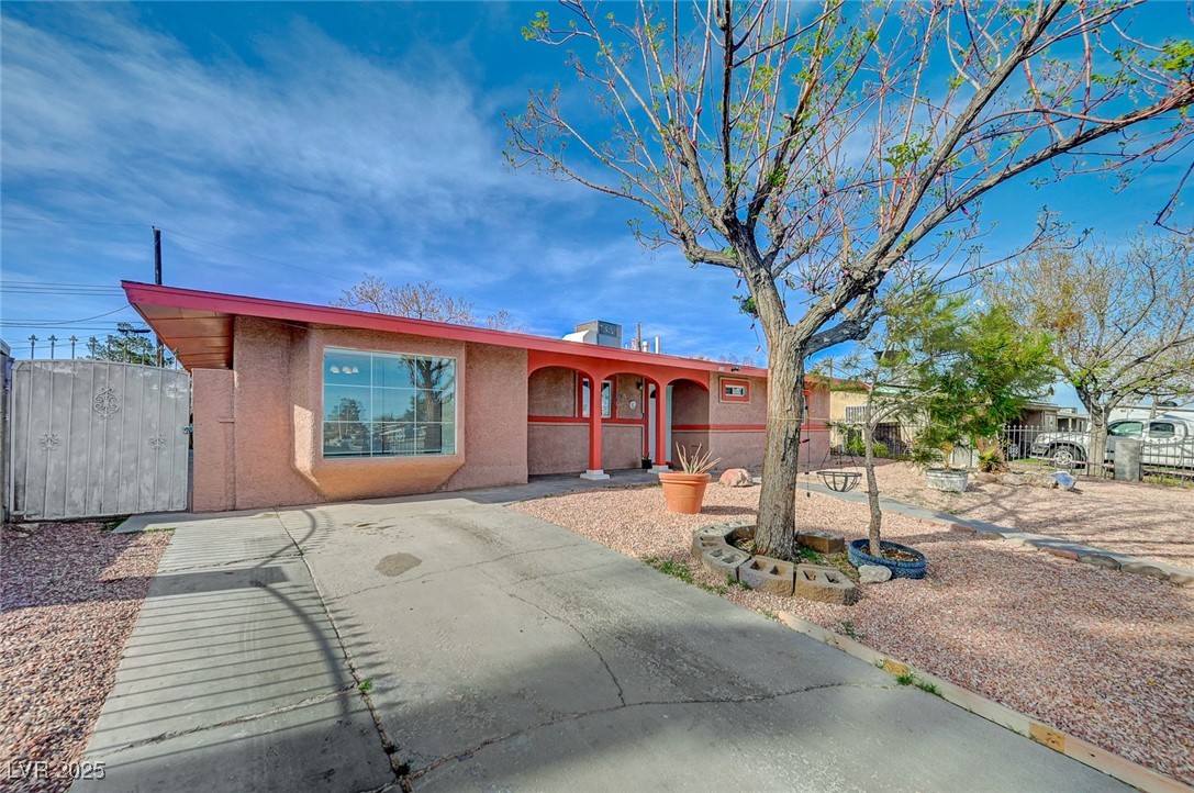 Las Vegas, Nevada 89108, United States, 4 Bedrooms Bedrooms, ,2 BathroomsBathrooms,Residential,Active,93368