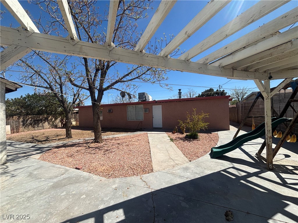 Las Vegas, Nevada 89108, United States, 4 Bedrooms Bedrooms, ,2 BathroomsBathrooms,Residential,Active,93368