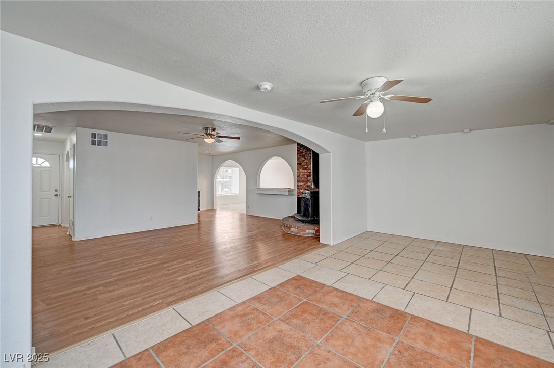 Las Vegas, Nevada 89108, United States, 4 Bedrooms Bedrooms, ,2 BathroomsBathrooms,Residential,Active,93368