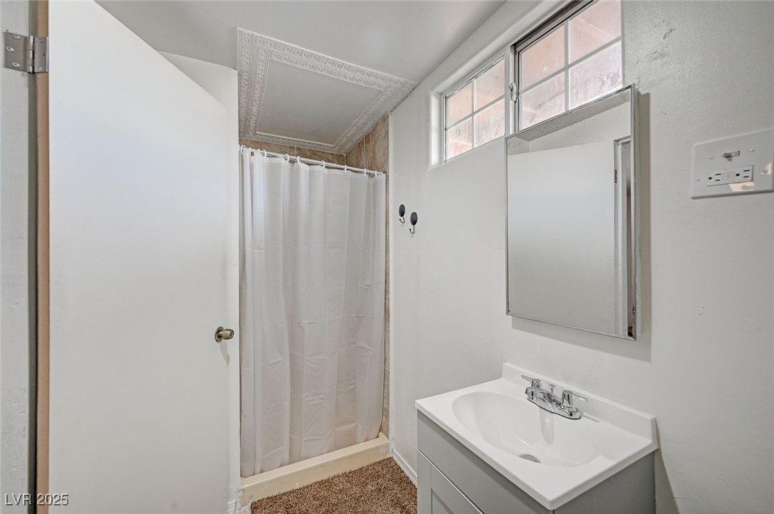 Las Vegas, Nevada 89108, United States, 4 Bedrooms Bedrooms, ,2 BathroomsBathrooms,Residential,Active,93368