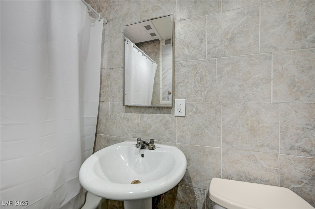 Las Vegas, Nevada 89108, United States, 4 Bedrooms Bedrooms, ,2 BathroomsBathrooms,Residential,Active,93368