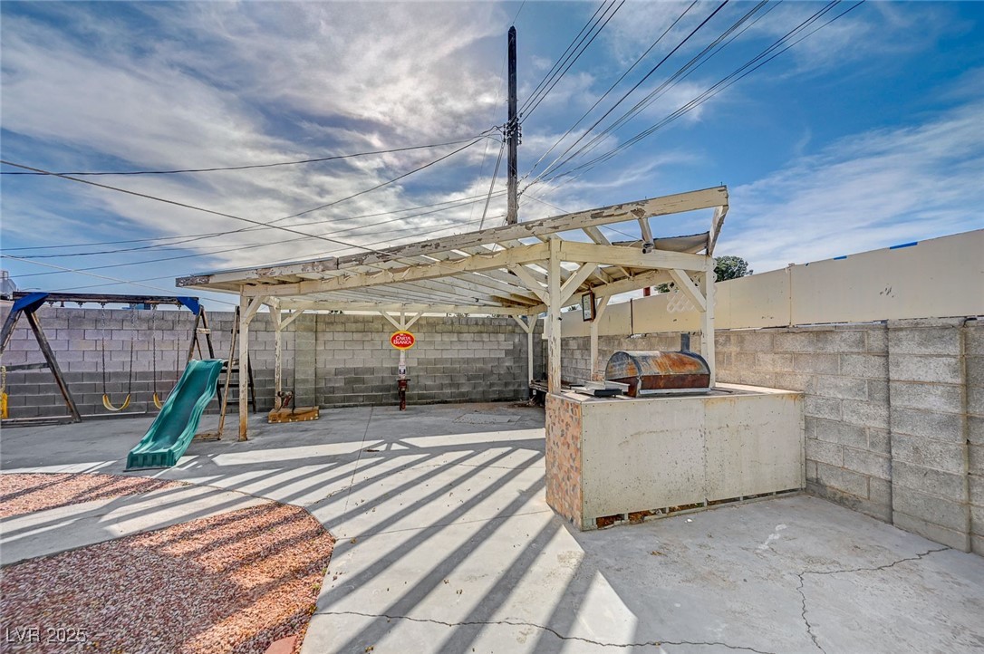 Las Vegas, Nevada 89108, United States, 4 Bedrooms Bedrooms, ,2 BathroomsBathrooms,Residential,Active,93368