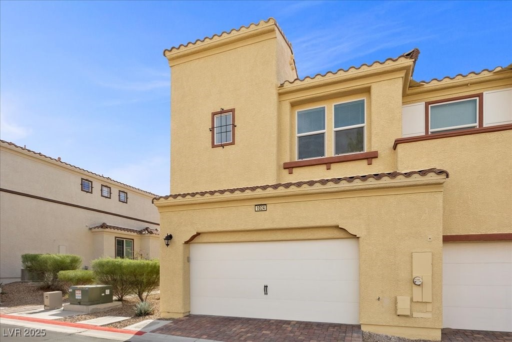 Henderson, Nevada 89011, United States, 3 Bedrooms Bedrooms, ,2 BathroomsBathrooms,Residential,Active,241587